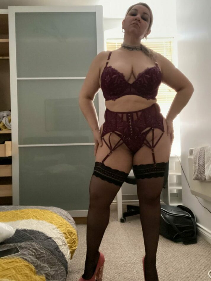 Mia Mistress 9