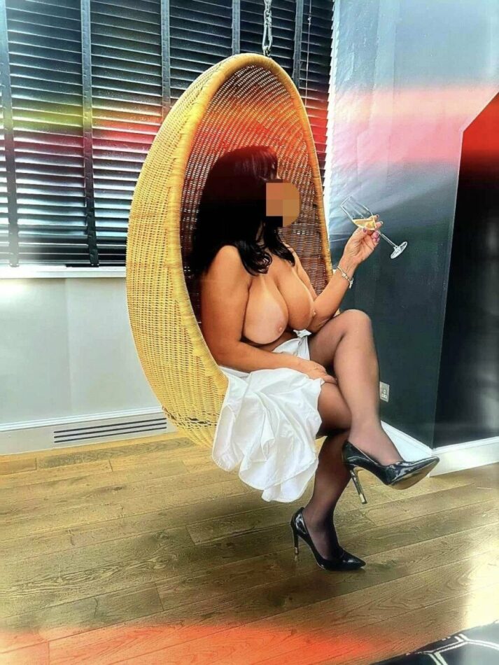 Layla Mature Lady 7