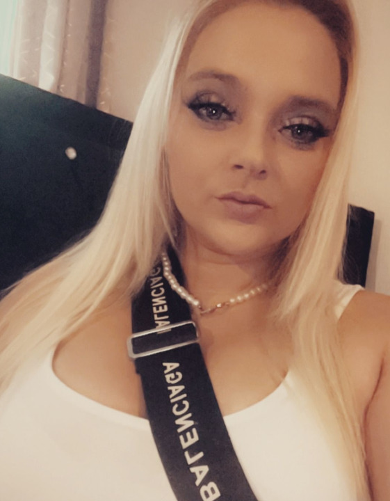 larissa 25