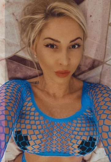 Nikolle 8
