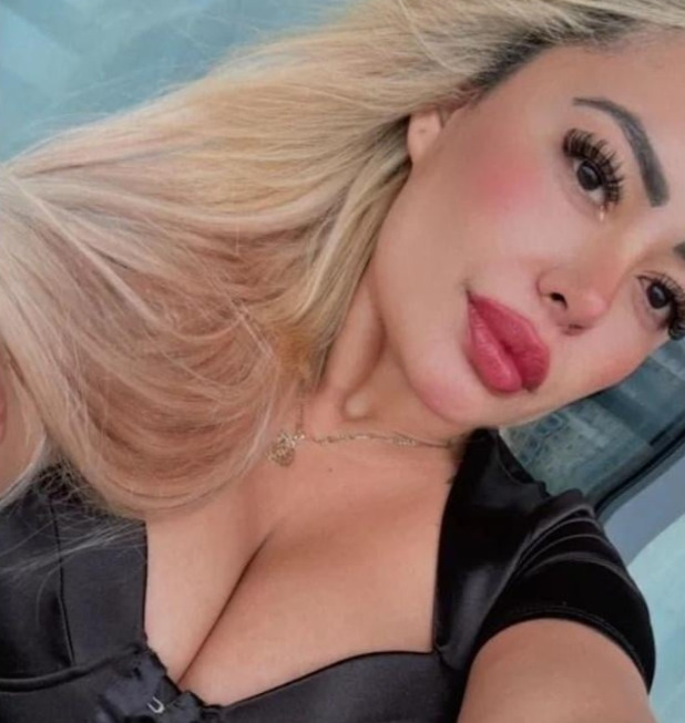 Mia 3