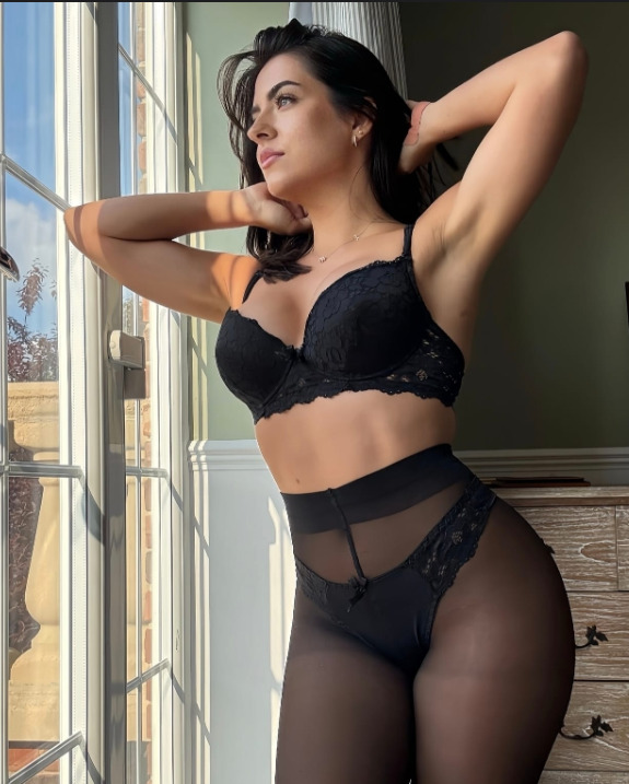 Chloe 10