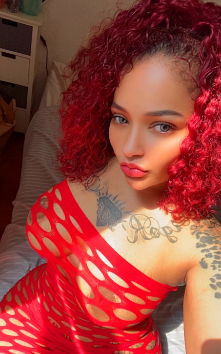Monique 3