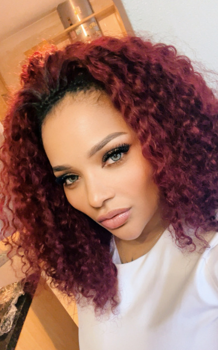 Monique 18