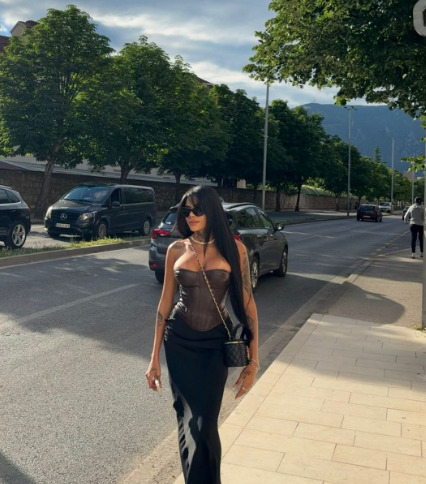 Bella 10